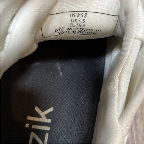 Kizik Women’s Size 8 London AT All Terrain Sneaker Tennis Show In Pristine White - Picture 10 of 10